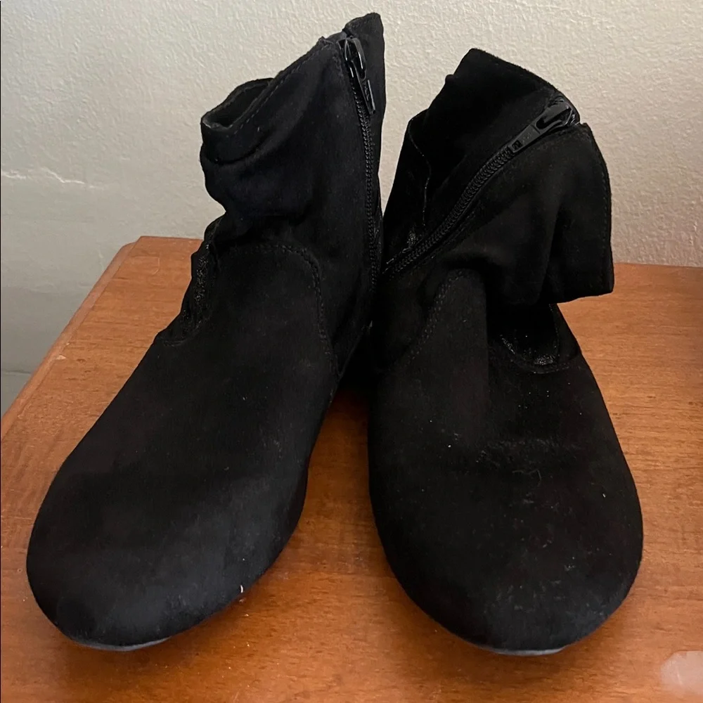 Girls Size 5 Black Boots